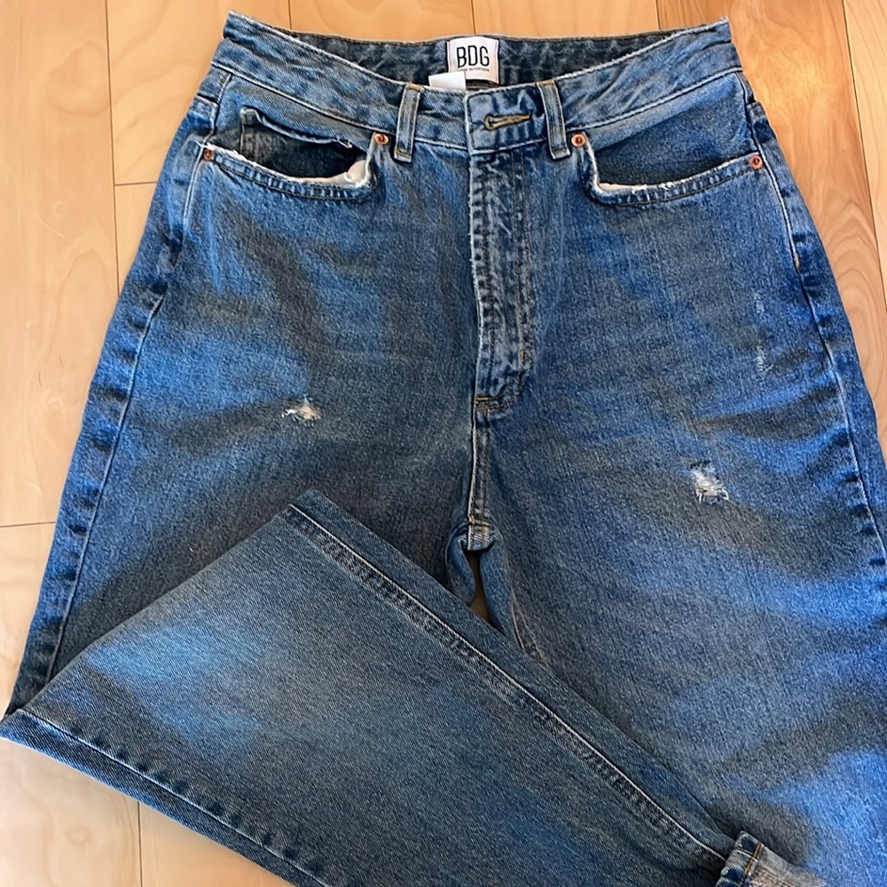 Urban Outfitters BDG high rise mom Jean size 27